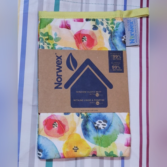 Norwex Other - Norwex Window Cloth Mitt